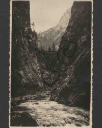 Schlucht mit Gebirgsbach bei Borsec