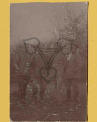 Doctorand Lucian Stamate şi 3 ofiţieri Bulgari în timpul prizonieratului 1916 August 23 - 1918 Junie 18