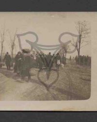 Zivilisten auf einer Straße