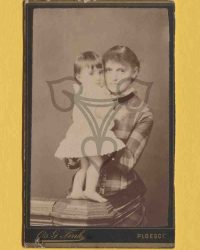 Unbekannte Mutter mit Kind