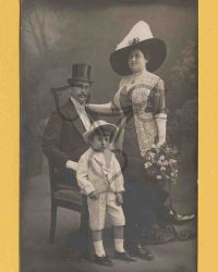 Unbekannte rumänische Familie