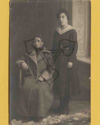 Zwei unbekannte Frauen