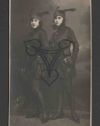 Zwei unbekannte Mädchen