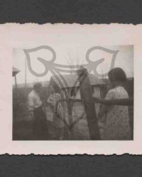 Suzana Lascu auf einem Bauernhof