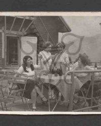 Suzana Lascu mit Freundinnen