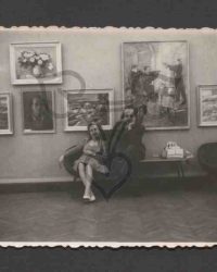 Unbekanntes Paar im Museum