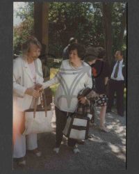 Zwei unbekannte Frauen