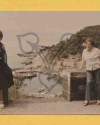 Zwei unbekannte Frauen in Kalabrien