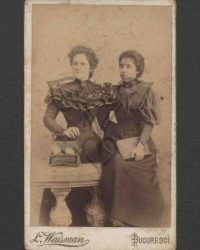 Zwei unbekannte Frauen