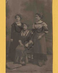 Unbekannte Frauengruppe