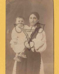 Unbekannte Mutter mit Kind