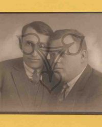 Zwei unbekannte Männer