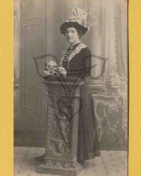 Unbekannte Frau