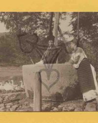 Jugendliche in Tracht