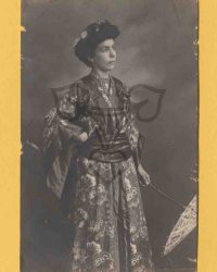 Unbekannte Frau im Kimono