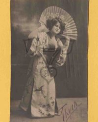 Unbekannte Frau im Kimono