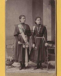 Ninette Joanidi mit Freundin