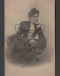 Unbekannte Frau
