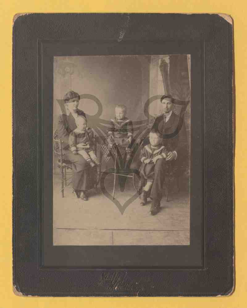 Unbekannte Familie