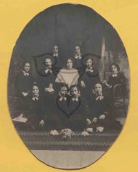 Unbekannte Mädchengruppe