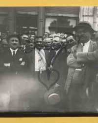 Unbekannte Männergruppe