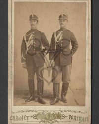 Zwei unbekannte Soldaten